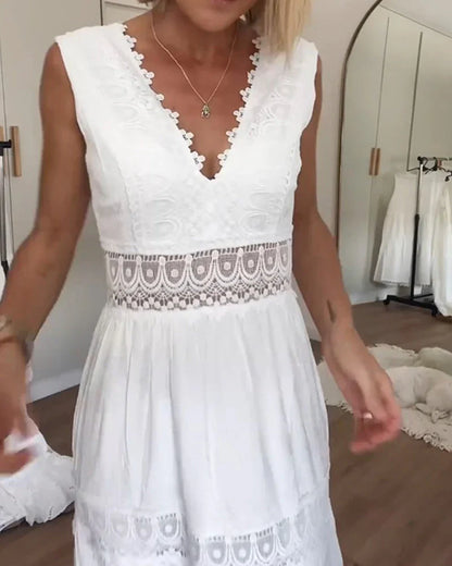 Raffinata | Abito in Pizzo con Scollo a V