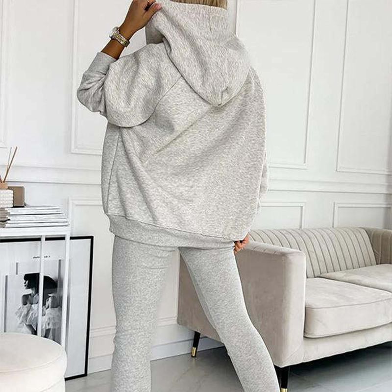 Elena – Set Comodo 3 Pezzi (Maglia + Felpa con Cappuccio + Pantaloni)