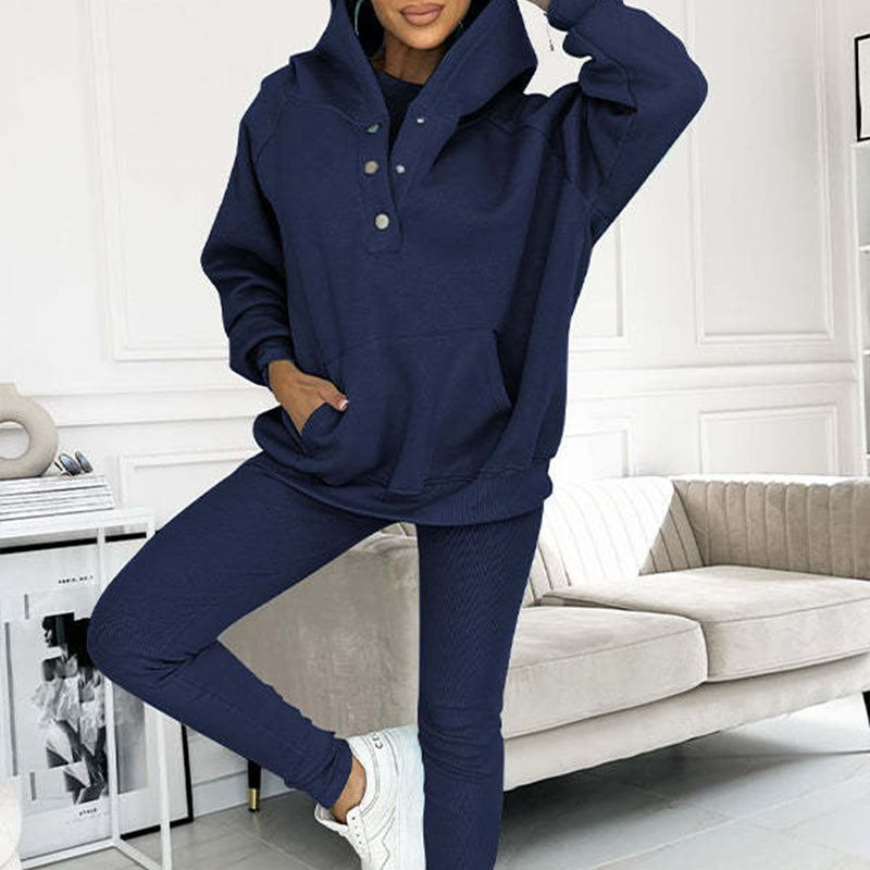Elena – Set Comodo 3 Pezzi (Maglia + Felpa con Cappuccio + Pantaloni)